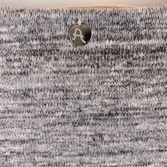 Alice + Olivia sz 6 Grey Jori Cropped Top Long Sleeve Sweater - Picture 5 of 8